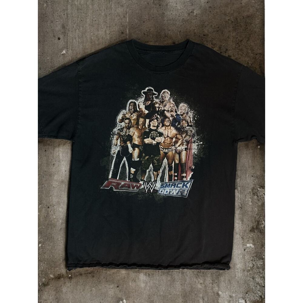 WWE Raw Smack Down / Vintage Graphic tee